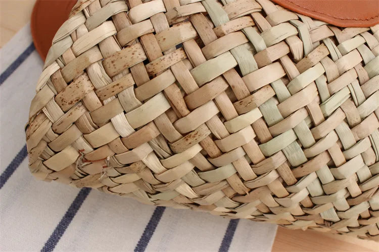 Handmade Woven Women's Shoulder Bag Bohemian Tassel Crossbody Bags Knitted Summer Bucket Straw Beach Bag Female Handbags